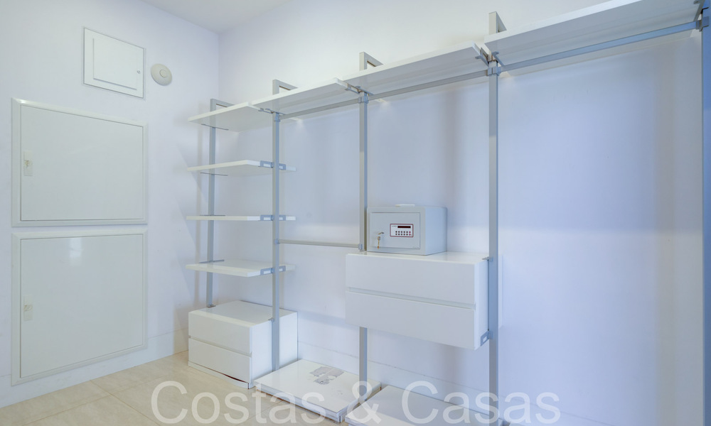 Nouvelle villa de luxe avec un style architectural avancé à vendre dans la vallée du golf de Nueva Andalucia, Marbella 64556