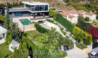 Nouvelle villa de luxe avec un style architectural avancé à vendre dans la vallée du golf de Nueva Andalucia, Marbella 64559 