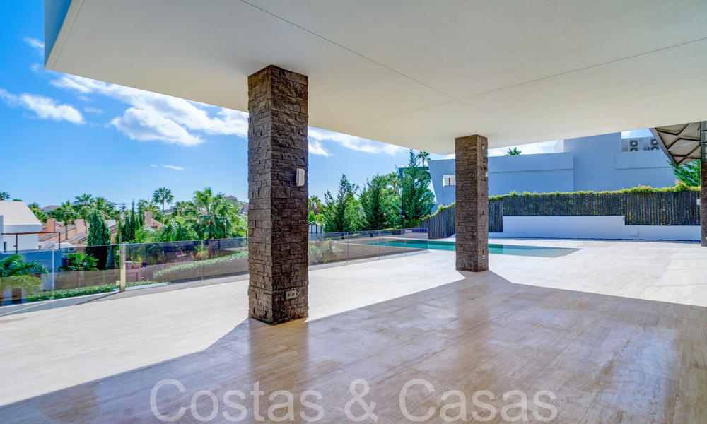 Nouvelle villa de luxe avec un style architectural avancé à vendre dans la vallée du golf de Nueva Andalucia, Marbella 64564