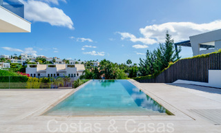 Nouvelle villa de luxe avec un style architectural avancé à vendre dans la vallée du golf de Nueva Andalucia, Marbella 64565 