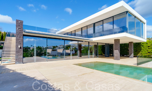 Nouvelle villa de luxe avec un style architectural avancé à vendre dans la vallée du golf de Nueva Andalucia, Marbella 64568