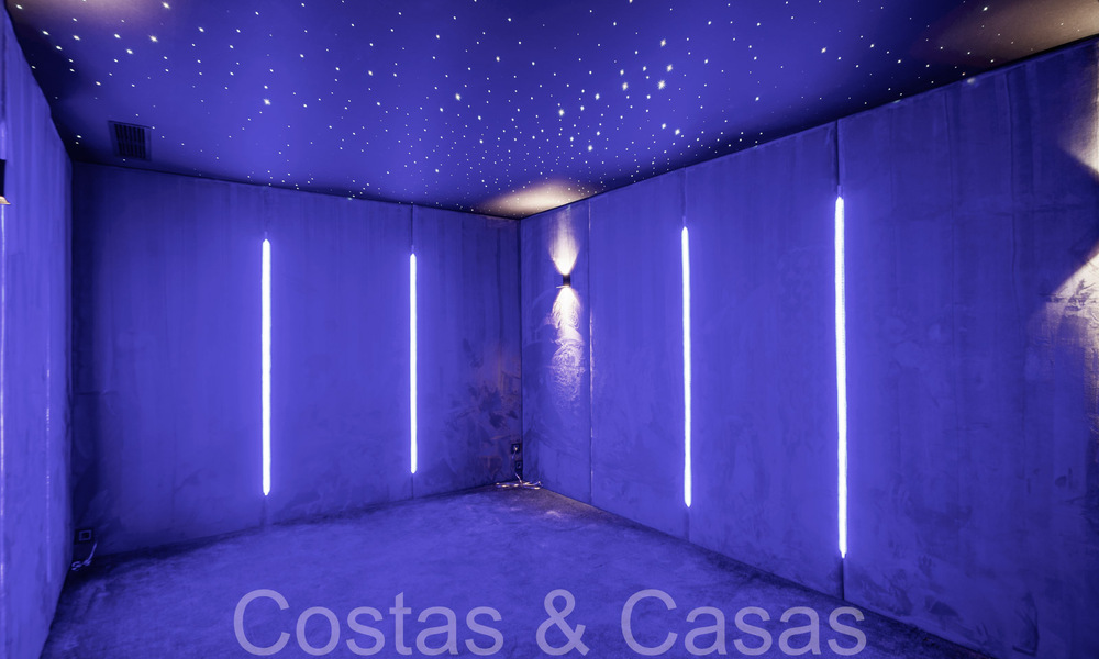 Nouvelle villa de luxe avec un style architectural avancé à vendre dans la vallée du golf de Nueva Andalucia, Marbella 64573