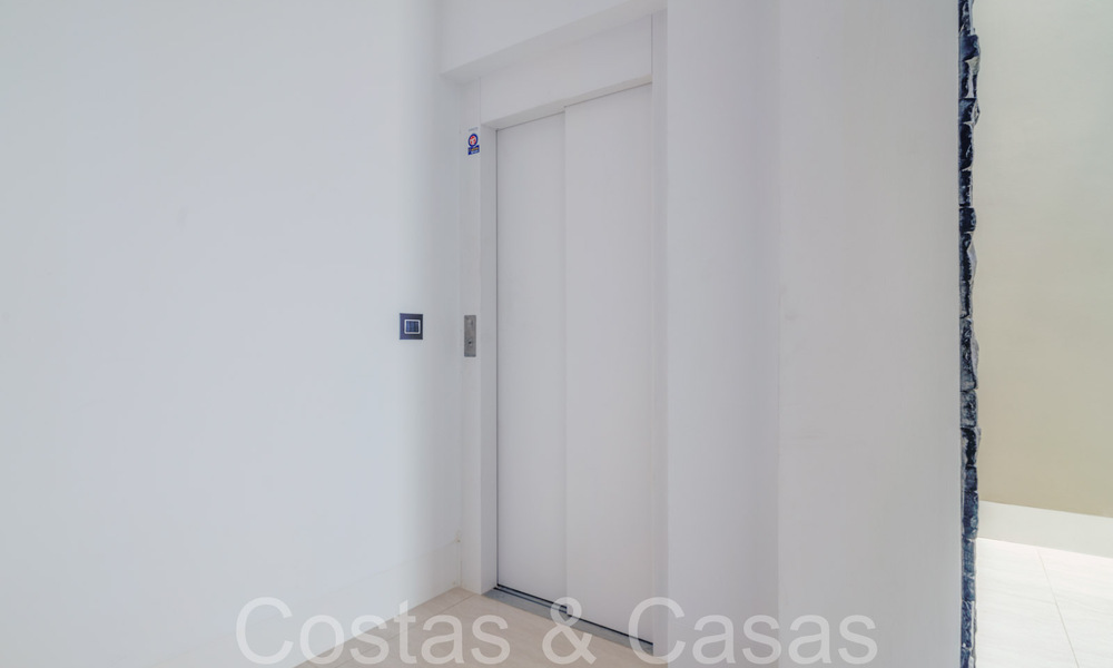 Nouvelle villa de luxe avec un style architectural avancé à vendre dans la vallée du golf de Nueva Andalucia, Marbella 64574