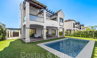 Spacieuses villas espagnoles à vendre dans un environnement golfique idyllique à La Duquesa, Costa del Sol 64630 
