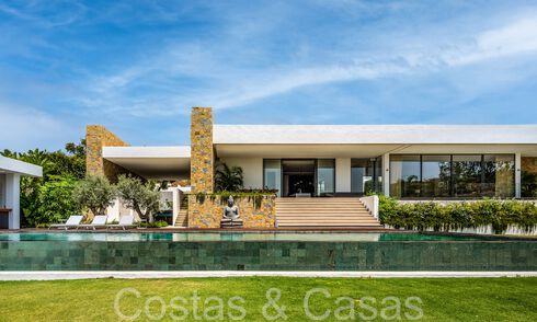 Prête à emménager, villa de luxe moderne à vendre, en première ligne de golf dans le prestigieux Marbella Club Golf Resort à Benahavis 65364