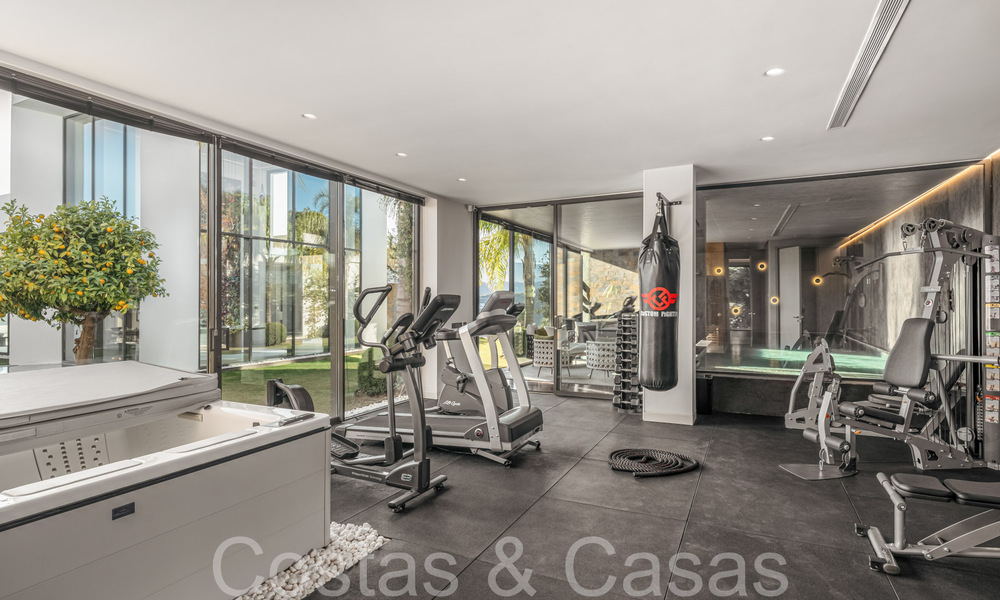 Prête à emménager, villa de luxe moderne à vendre, en première ligne de golf dans le prestigieux Marbella Club Golf Resort à Benahavis 65375