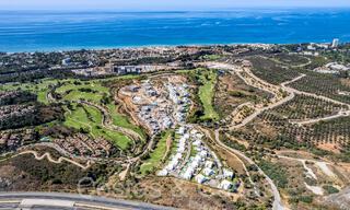 Nouveaux appartements de prestige à vendre en bord de terrain de golf, avec vue sur la mer et le terrain de golf, à l'est de Marbella. 64725 