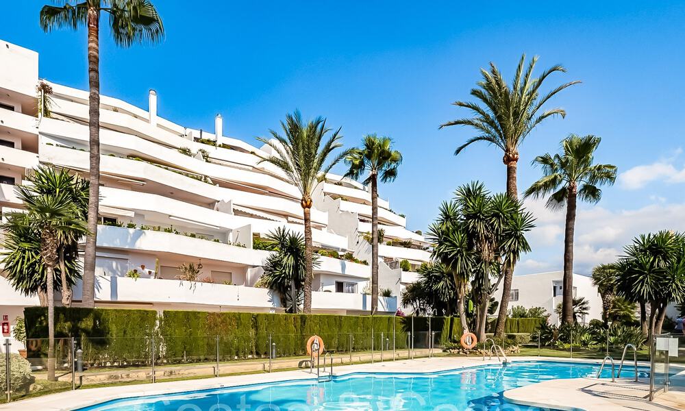 Élégant appartement rénové à vendre dans une communauté fermée à Nueva Andalucia, Marbella 65408