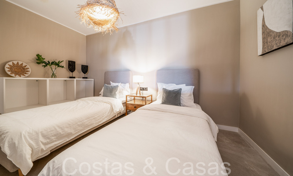 Élégant appartement rénové à vendre dans une communauté fermée à Nueva Andalucia, Marbella 65410