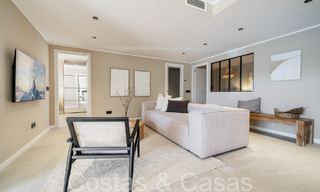 Élégant appartement rénové à vendre dans une communauté fermée à Nueva Andalucia, Marbella 65411 
