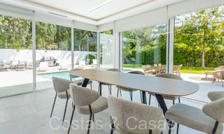 Villa de luxe moderne et prête à emménager à vendre entourée de terrains de golf à Nueva Andalucia, Marbella 65510 