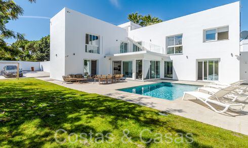 Villa de luxe moderne et prête à emménager à vendre entourée de terrains de golf à Nueva Andalucia, Marbella 65512