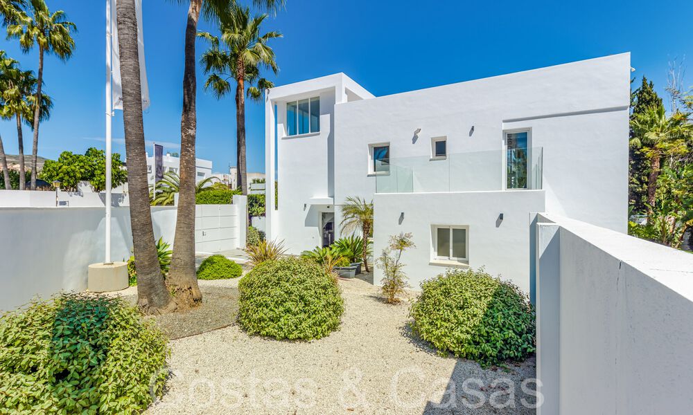Villa de luxe moderne et prête à emménager à vendre entourée de terrains de golf à Nueva Andalucia, Marbella 65513