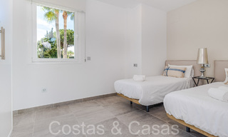 Villa de luxe moderne et prête à emménager à vendre entourée de terrains de golf à Nueva Andalucia, Marbella 65518 
