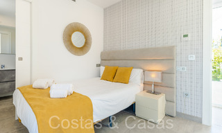 Villa de luxe moderne et prête à emménager à vendre entourée de terrains de golf à Nueva Andalucia, Marbella 65520 