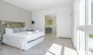 Villa de luxe moderne et prête à emménager à vendre entourée de terrains de golf à Nueva Andalucia, Marbella 65522 