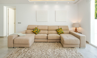 Villa de luxe moderne et prête à emménager à vendre entourée de terrains de golf à Nueva Andalucia, Marbella 65534 