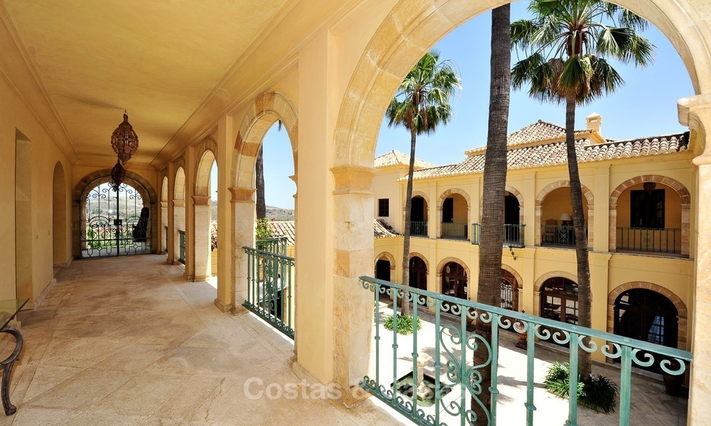 Villa - demeure de campagne à vendre, entre Marbella et Estepona 872