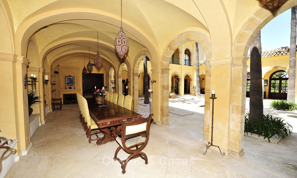 Villa - demeure de campagne à vendre, entre Marbella et Estepona 881