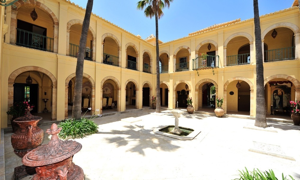 Villa - demeure de campagne à vendre, entre Marbella et Estepona 896