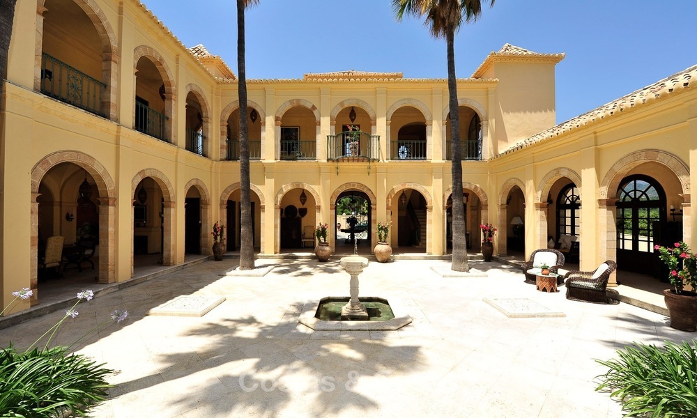 Villa - demeure de campagne à vendre, entre Marbella et Estepona 898