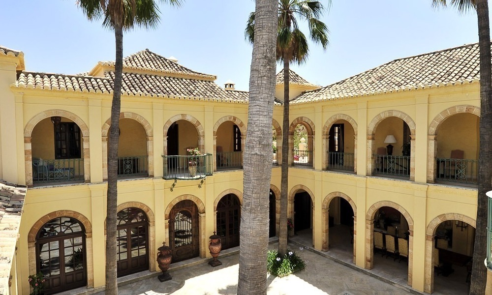 Villa - demeure de campagne à vendre, entre Marbella et Estepona 905