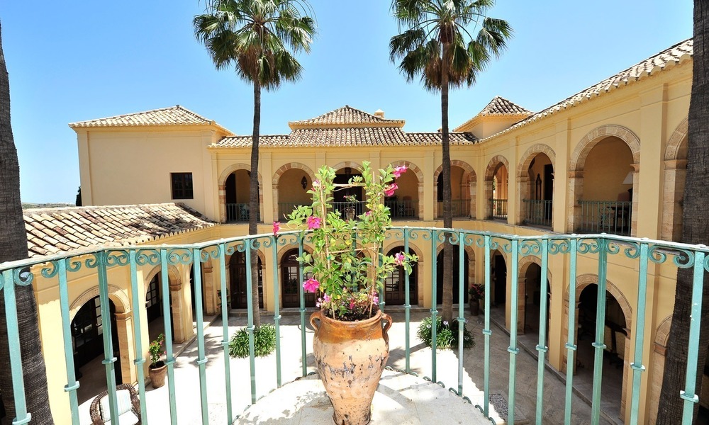 Villa - demeure de campagne à vendre, entre Marbella et Estepona 906