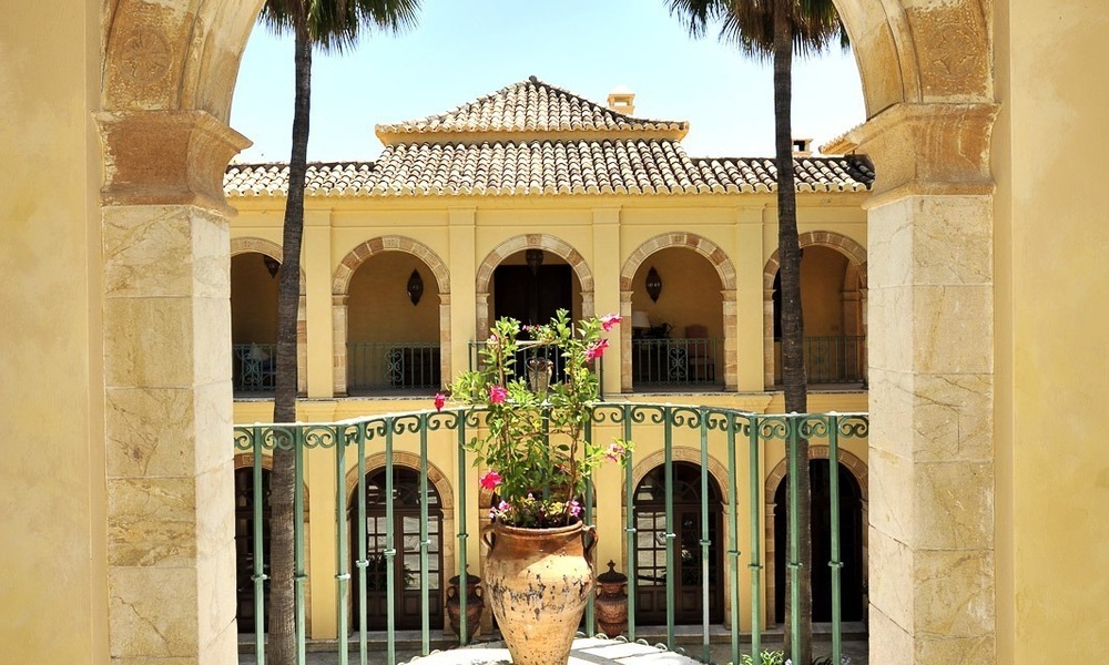 Villa - demeure de campagne à vendre, entre Marbella et Estepona 907