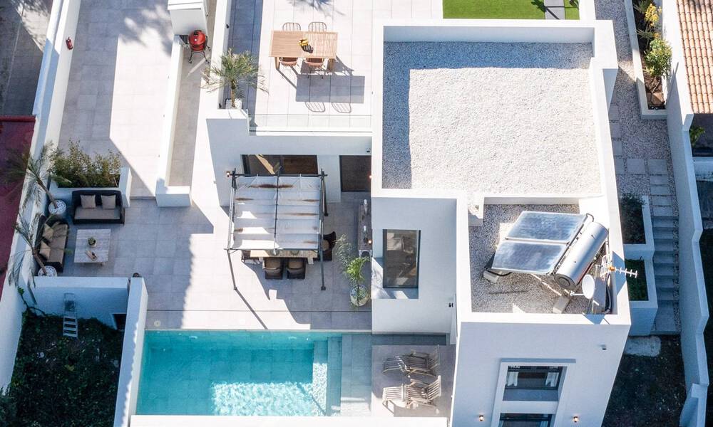 Villa moderne de qualité prête à emménager à vendre à deux pas des terrains de golf à Nueva Andalucia, Marbella 65246