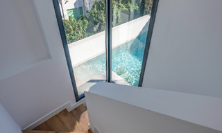 Villa moderne de qualité prête à emménager à vendre à deux pas des terrains de golf à Nueva Andalucia, Marbella 65252 