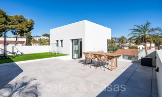 Villa moderne de qualité prête à emménager à vendre à deux pas des terrains de golf à Nueva Andalucia, Marbella 65253 