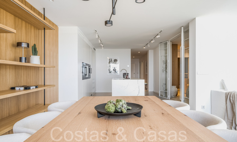 Luxueux appartement à vendre avec terrasse accueillante, piscine privée et vue sur la mer à Nueva Andalucia, Marbella 65184