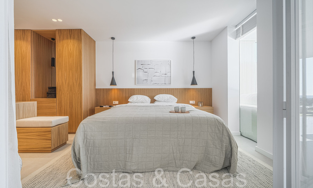 Luxueux appartement à vendre avec terrasse accueillante, piscine privée et vue sur la mer à Nueva Andalucia, Marbella 65187