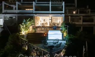 Luxueux appartement à vendre avec terrasse accueillante, piscine privée et vue sur la mer à Nueva Andalucia, Marbella 65199 