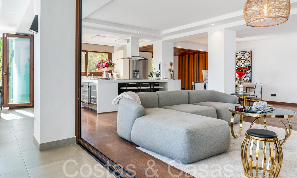 Villa de luxe spacieuse et contemporaine à vendre dans un quartier résidentiel populaire à Nueva Andalucia, Marbella 65015