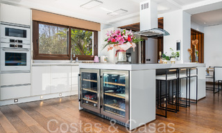Villa de luxe spacieuse et contemporaine à vendre dans un quartier résidentiel populaire à Nueva Andalucia, Marbella 65016 
