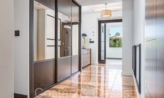 Villa de luxe spacieuse et contemporaine à vendre dans un quartier résidentiel populaire à Nueva Andalucia, Marbella 65025 