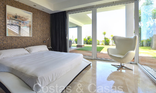 Luxueuse villa avec un style architectural moderne et une vue imprenable sur la mer à vendre à Manilva, Costa del Sol 64989 