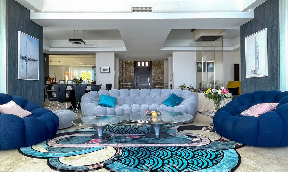 Luxueuse villa avec un style architectural moderne et une vue imprenable sur la mer à vendre à Manilva, Costa del Sol 64995