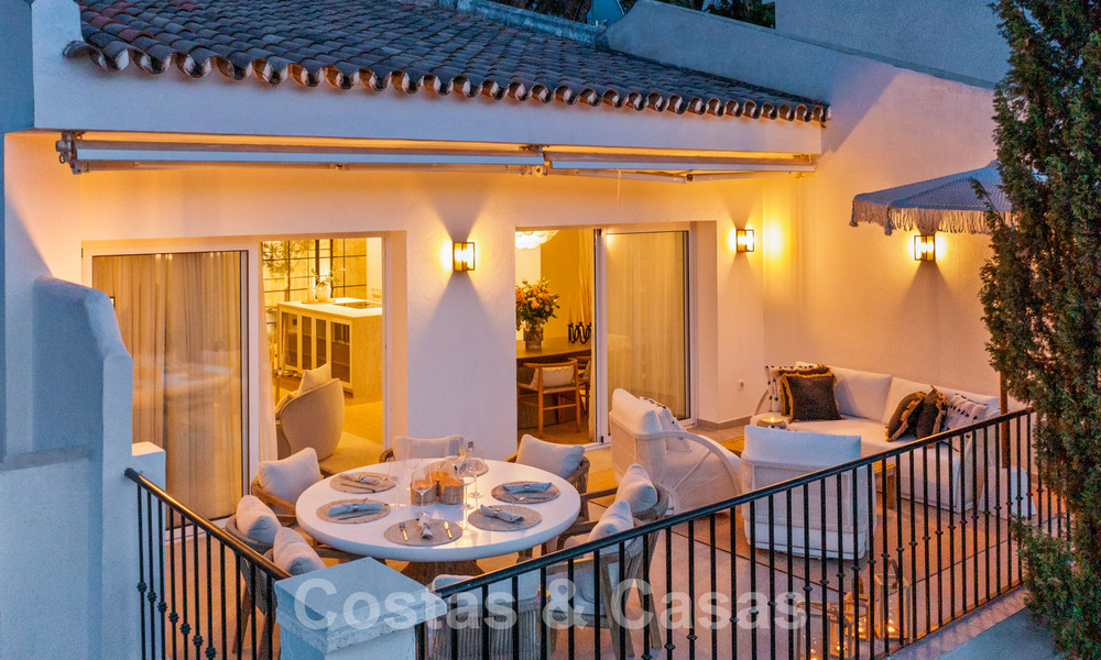 Maison mitoyenne luxueusement rénovée à vendre avec terrasse spacieuse et vue sur le parcours de golf dans le complexe de golf La Quinta, Benahavis - Marbella 64663