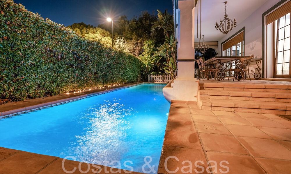 Villa de luxe espagnole traditionnelle à vendre à quelques pas de la plage dans le centre de Marbella 65430