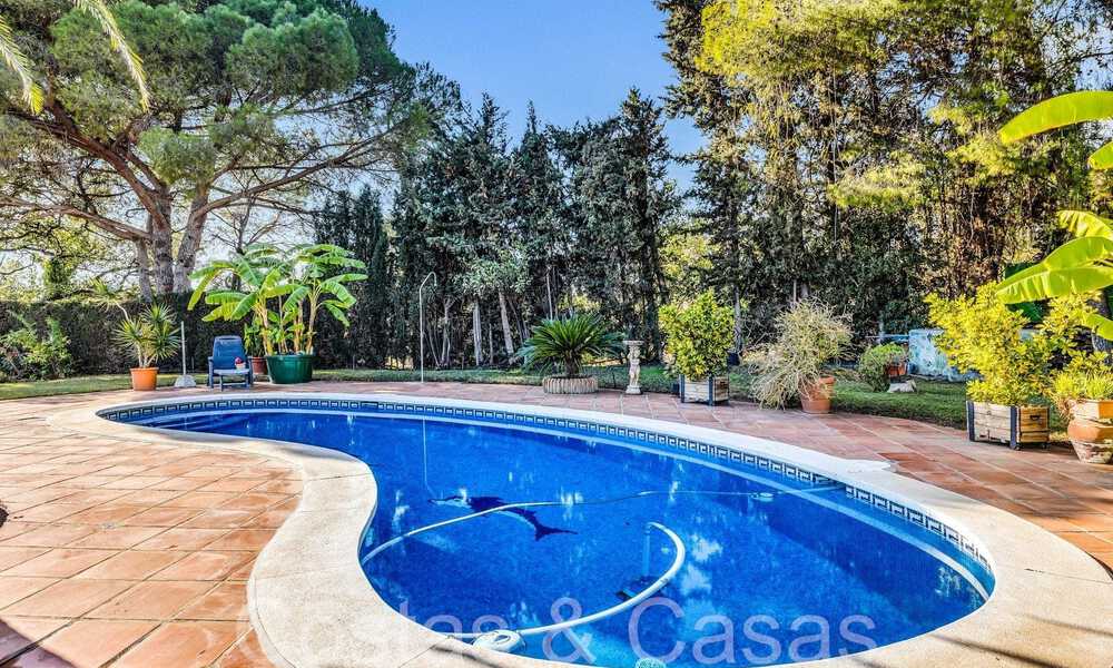 Villa rustique à vendre sur un terrain spacieux sur le New Golden Mile entre Marbella et Estepona 65596