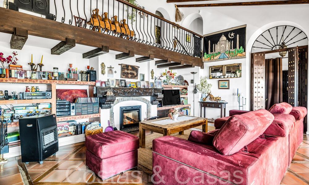 Villa rustique à vendre sur un terrain spacieux sur le New Golden Mile entre Marbella et Estepona 65600
