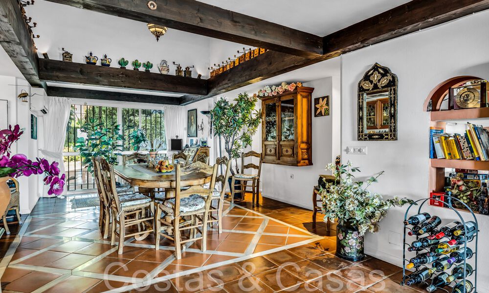Villa rustique à vendre sur un terrain spacieux sur le New Golden Mile entre Marbella et Estepona 65601