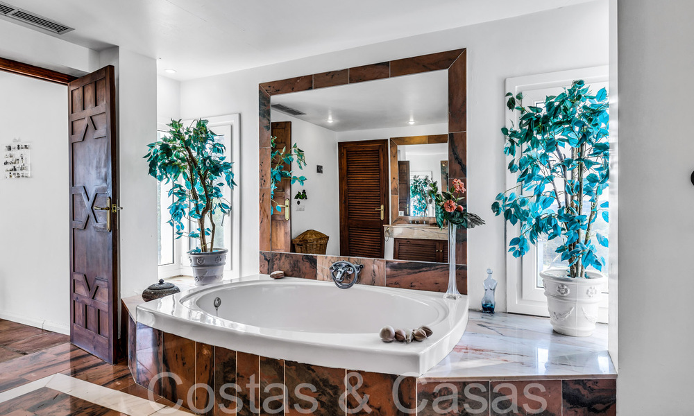 Villa rustique à vendre sur un terrain spacieux sur le New Golden Mile entre Marbella et Estepona 65619