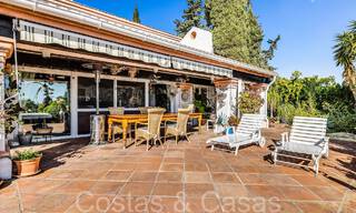 Villa rustique à vendre sur un terrain spacieux sur le New Golden Mile entre Marbella et Estepona 65632 