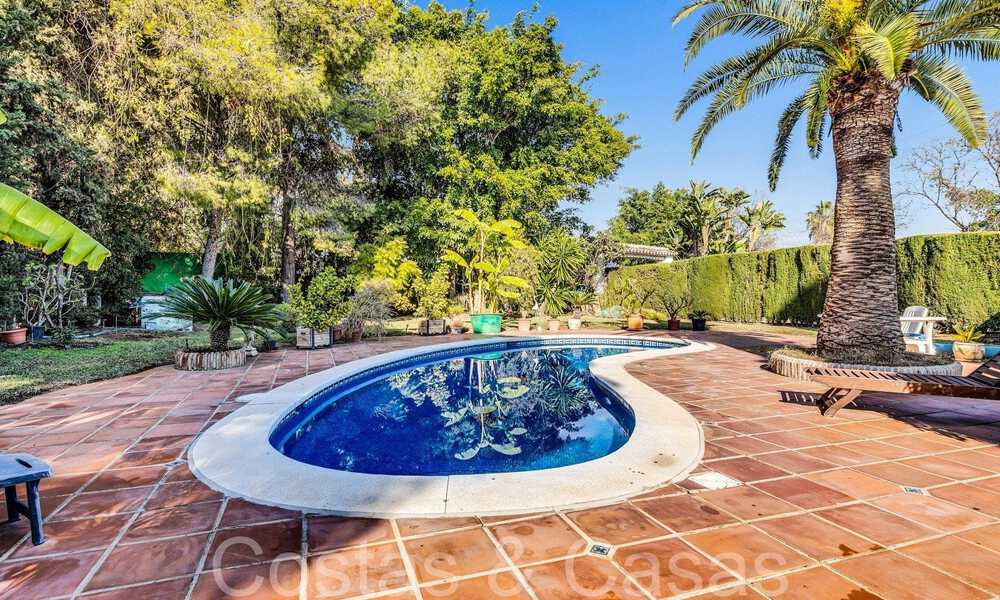 Villa rustique à vendre sur un terrain spacieux sur le New Golden Mile entre Marbella et Estepona 65641