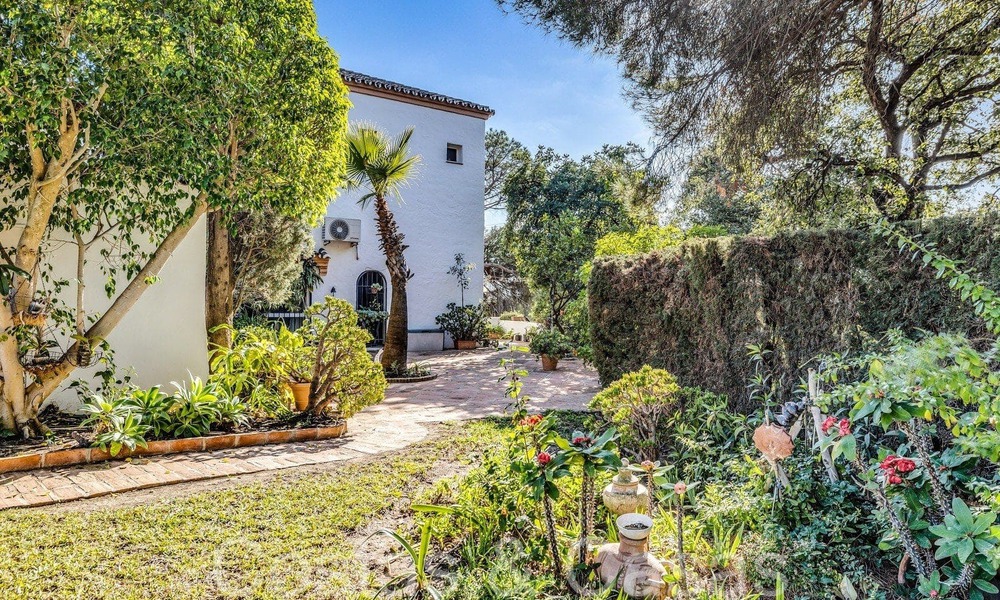 Villa rustique à vendre sur un terrain spacieux sur le New Golden Mile entre Marbella et Estepona 65642