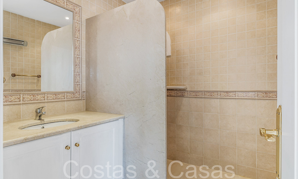 Villa andalouse à vendre dans un resort de golf, à quelques minutes du centre d'Estepona 65644