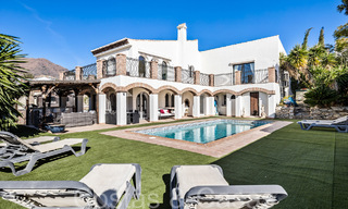 Villa andalouse à vendre dans un resort de golf, à quelques minutes du centre d'Estepona 65664 